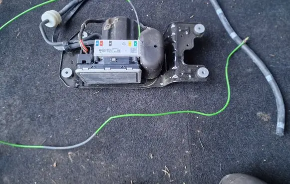 BMW X7 G07 Air suspension compressor/pump 6897112 15150001634