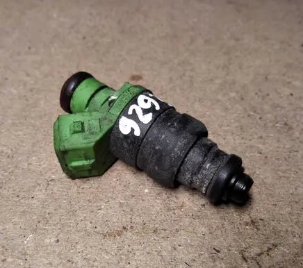 Audi A6 S6 C5 4B Fuel injector 078133551BB