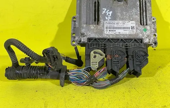 Ford Focus Engine control unit/module ECU CV6012A650BH CV6U12A650BH 0281019923