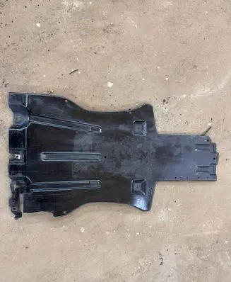 Audi Q7 4L Engine splash shield/under tray 