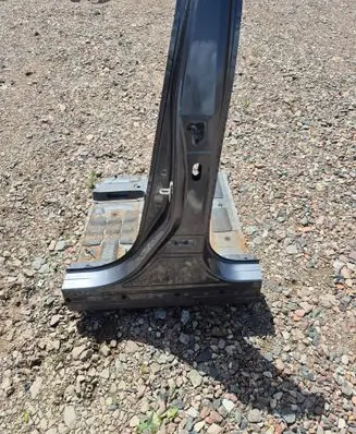Nissan Ariya Pillar (middle)