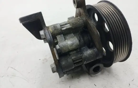 Chrysler 300 - 300C Power steering pump 04891667AA 23150