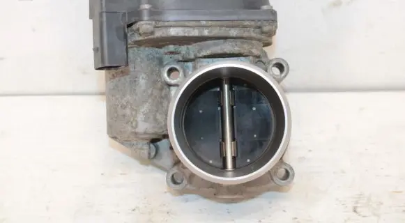 Audi A4 S4 B7 8E 8H Throttle valve 06F133062E