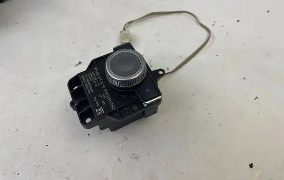 Mercedes-Benz C W204 Multifunctional control switch/knob A2048702058 10214999 A2048201110