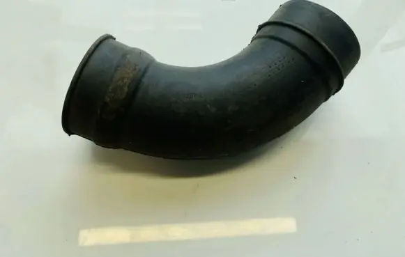 Air intake hose/pipe