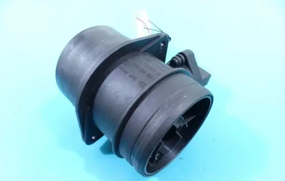 Volkswagen Touareg I Mass air flow meter 0281002461 IMPRK1241141