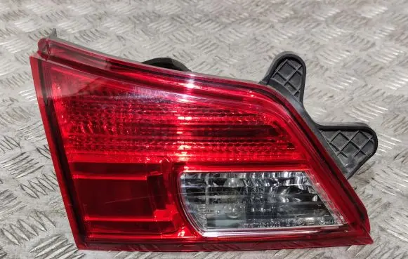 Subaru Outback Tailgate rear/tail lights 13220072