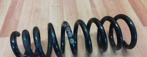 Volkswagen Touareg I Front coil spring 7L6410105R