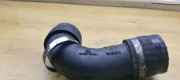 Volvo V60 Intercooler hose/pipe 31338572