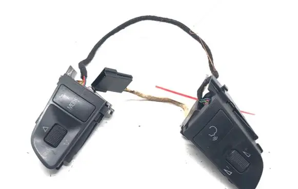 Steering wheel buttons/switches