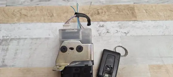 Toyota Corolla Verso AR10 Ignition lock 626399000