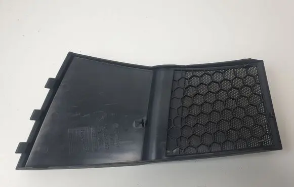 Side speaker trim/cover