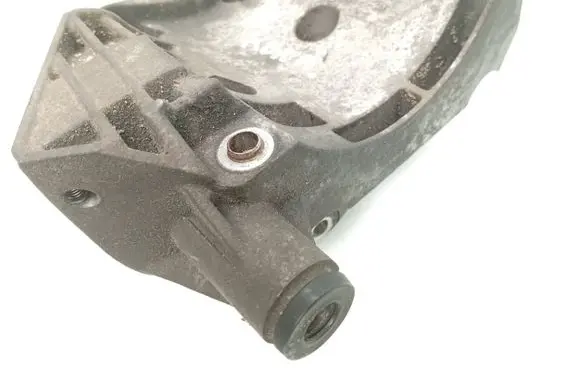 BMW 5 E60 E61 A/C compressor mount bracket 7786708 64557786708