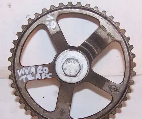 Opel Vivaro Fuel pump gear (pulley) 