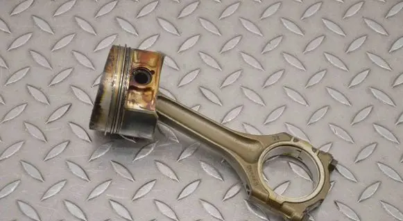 Porsche Cayenne (9PA) Piston 021E