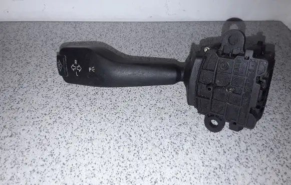 BMW 5 E39 Indicator stalk 8363668