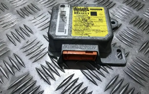 Renault Scenic I Airbag control unit/module 7700415231k 550509900