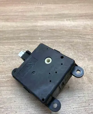 Nissan X-Trail T30 Air flap motor/actuator 3J11030820 040702