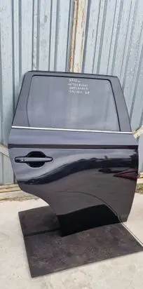 Mitsubishi Outlander Rear door