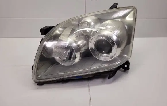 Toyota Avensis T250 Headlight/headlamp 85967-24010