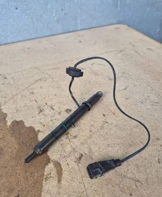 Audi A6 S6 C5 4B Fuel injector 059130202