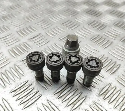 Audi A6 S6 C7 4G Anti-theft wheel nuts and lock 4F0698139C