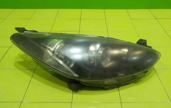 Mazda 2 Headlight/headlamp PRZOD