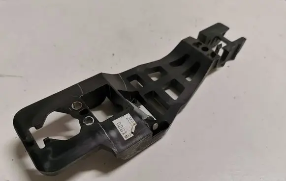 Dodge Durango Front door exterior handle/bracket 04589887AD