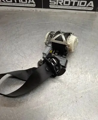 Mercedes-Benz C W204 Front seatbelt A2048609785