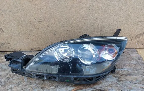Mazda 3 I Headlight/headlamp