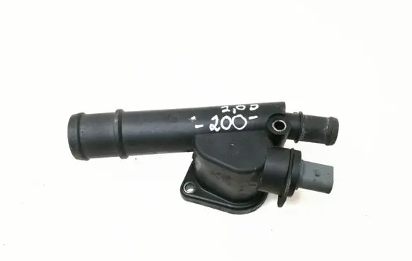 Volkswagen Jetta V Engine coolant pipe/hose 038121132G