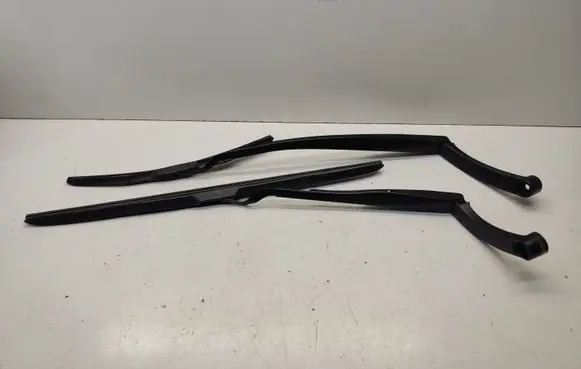 Hyundai Kona I Windshield/front glass wiper blade 27011