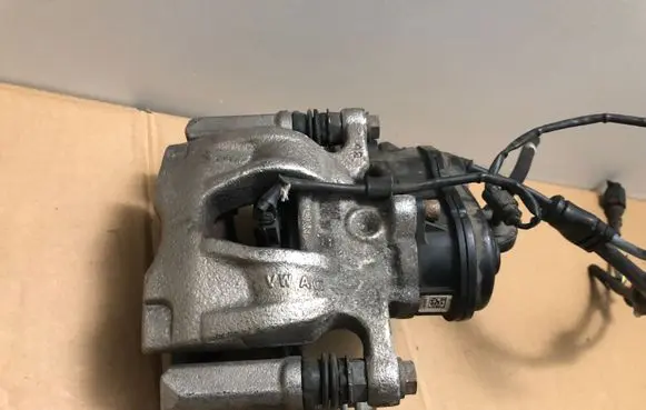 Audi A5 Rear brake caliper 8W0406AT
