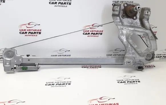 Rear door manual window regulator