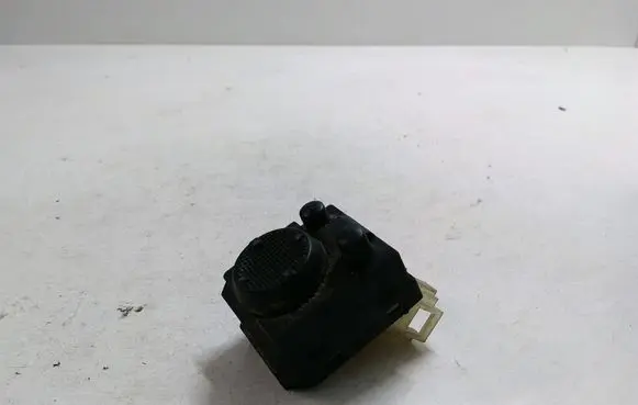 Volkswagen Golf III Wing mirror switch 1H0959565