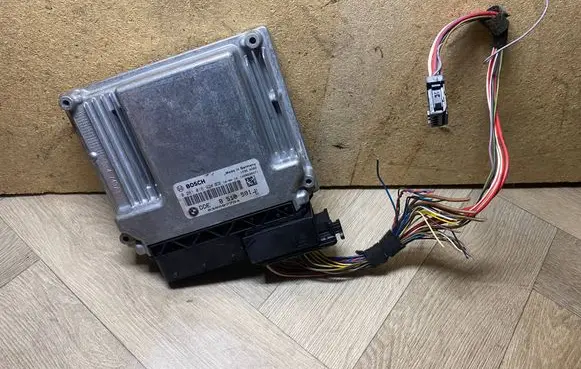 BMW 1 E81 E87 Engine control unit/module 8510591 851059101 13618510591
