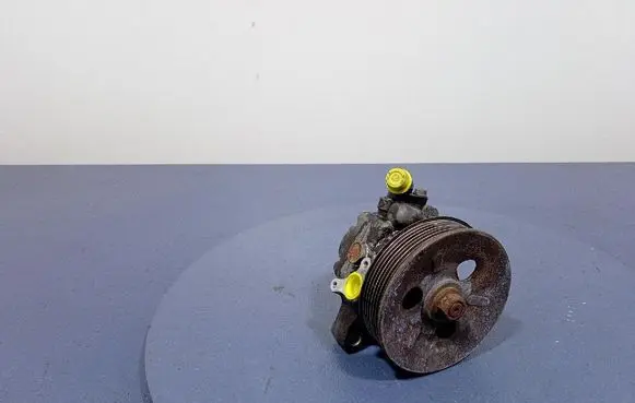 Honda CR-V Power steering pump 