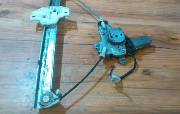 Sliding door window regulator with motor