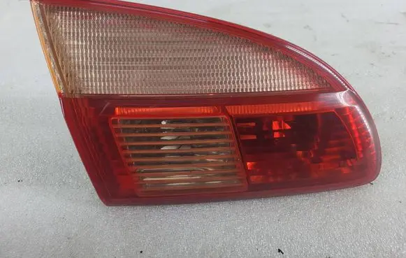 Toyota Avensis T220 Tailgate rear/tail lights 89022026