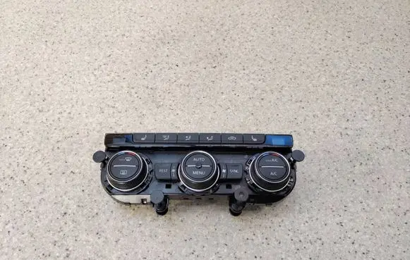 Volkswagen Tiguan Climate control unit 5NA907044N01 5NA907044N