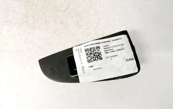 Toyota Avensis T250 Electric window control switch 7427105020