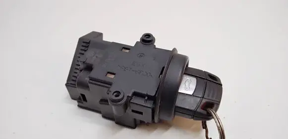 BMW 5 E60 E61 Ignition lock 695472215 10862510