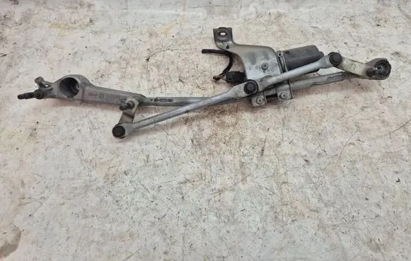 Mercedes-Benz B W246 W242 Front wiper linkage and motor A2469065900