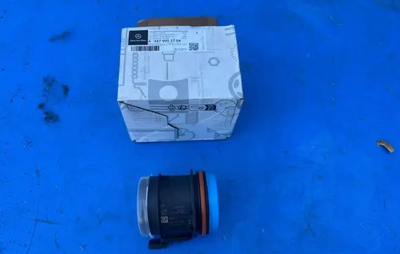 Mercedes-Benz Vito Viano W447 Mass air flow meter A4479052704