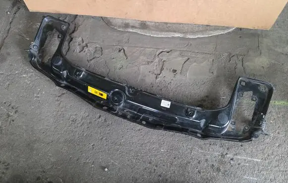 BMW 3 F30 F35 F31 Top upper radiator support slam panel 7390742 51647390742