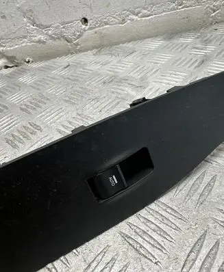 Hyundai i40 Electric window control switch 935753Z200 39R5151000 2012920