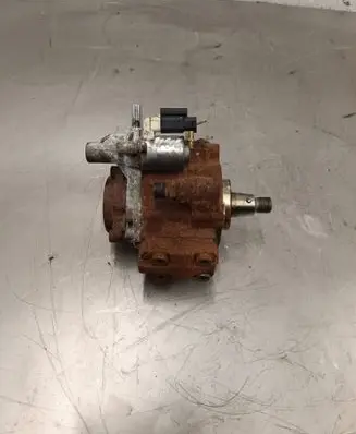 Citroen C4 II Fuel injection high pressure pump 9672605380 A2C53381555 5WS40894