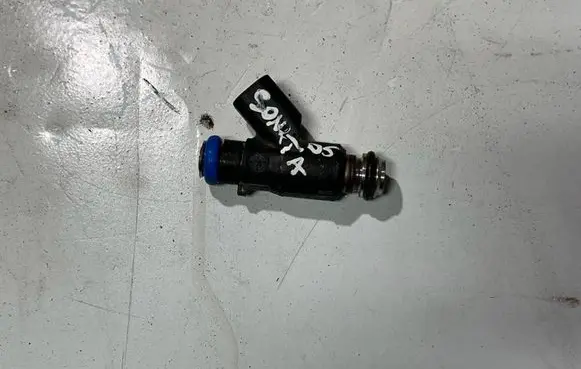 Hyundai Sonata Fuel injector 353103C000