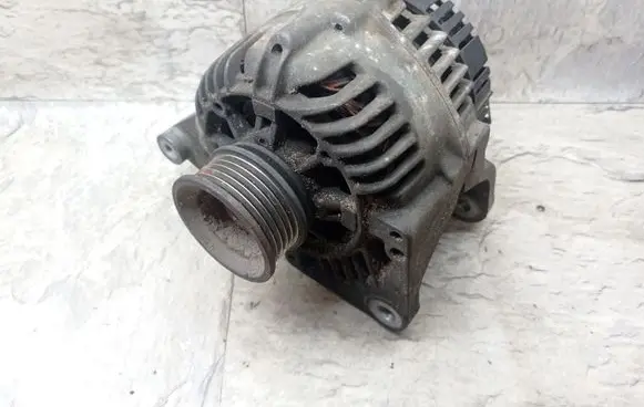 Audi A4 S4 B5 8D Generator/alternator 058907016E