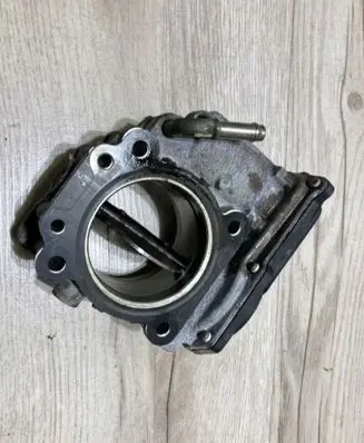 Toyota Hilux VIII Throttle body valve 261000E040